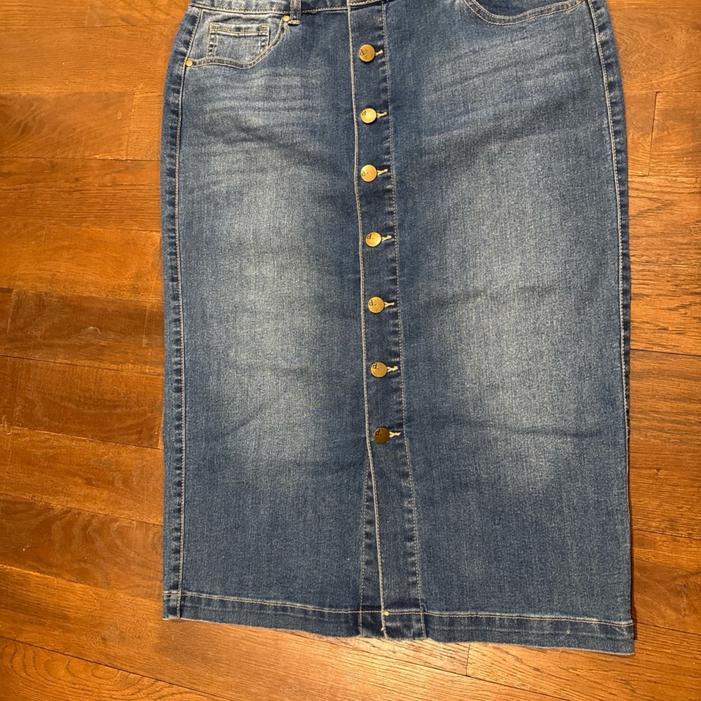 Blue Denim Button-Front Skirt Midi
